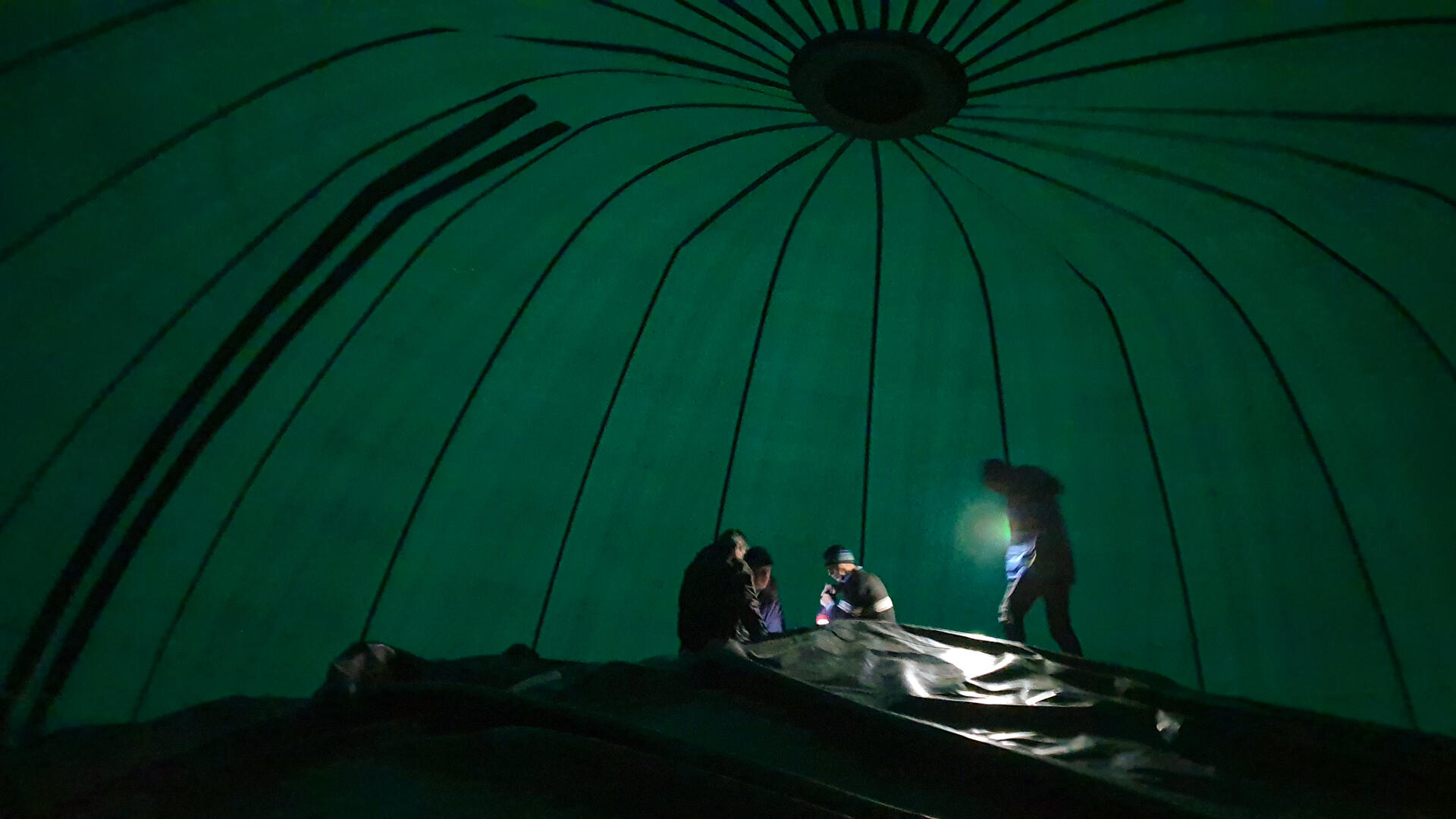 Statia de biogaz din sat.Fârlădeni