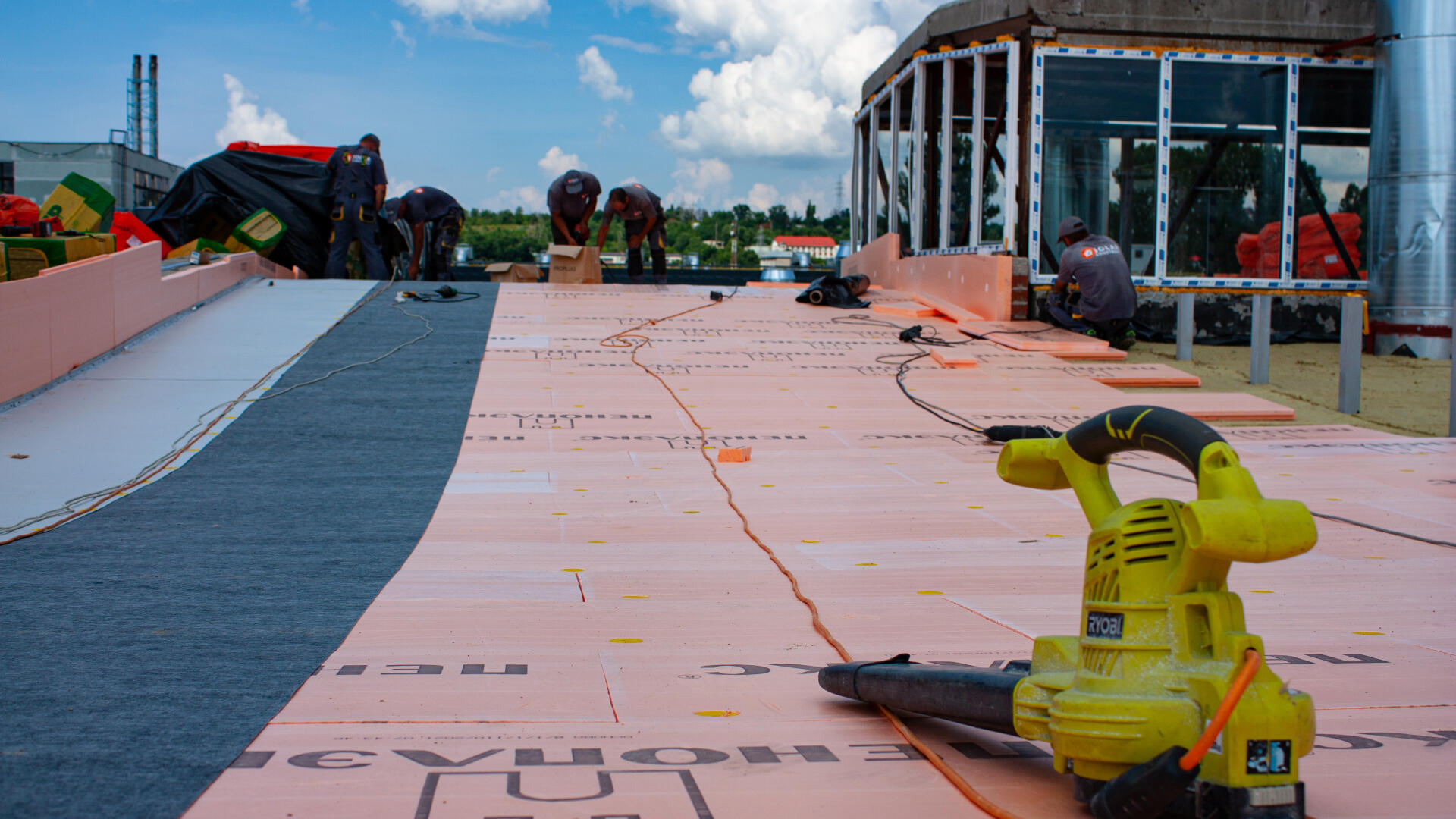 Acoperișul clădirii de producție de pe str.Columna